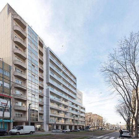 Lovelystay - 1Br Flat With Stunning Views Over Porto 加亚新城 外观 照片