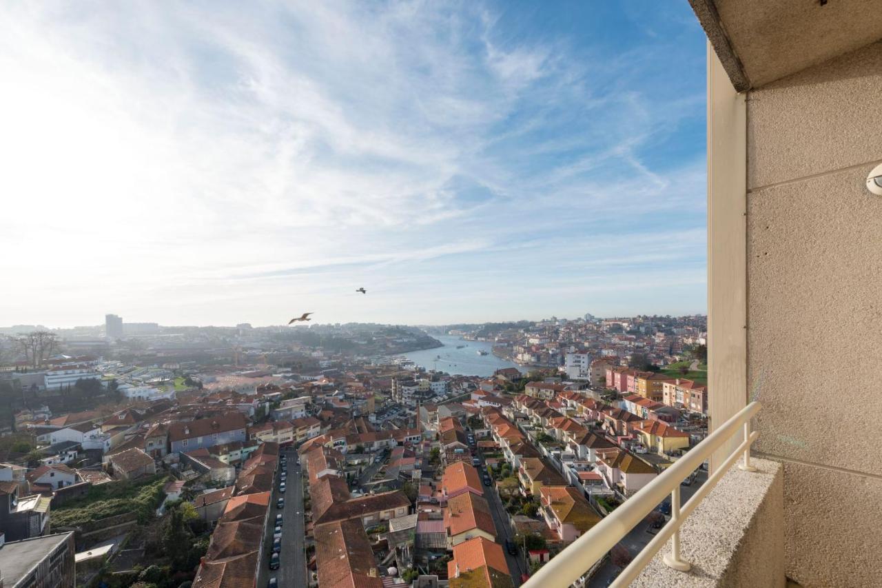 Lovelystay - 1Br Flat With Stunning Views Over Porto 加亚新城 外观 照片